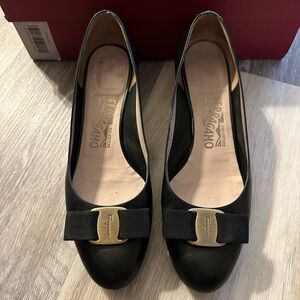 Ferragamo Vara Icon Leather Bow Low Pumps